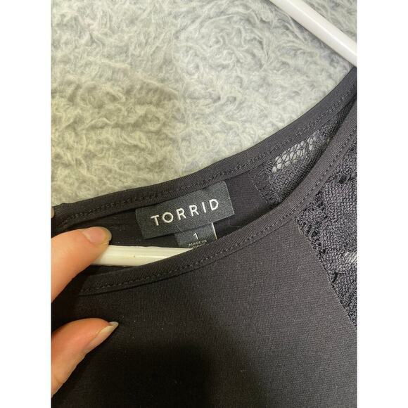 Torrid womens 1 short lace sleeves trapeze black slinky dress keyhole back - Picture 4 of 8